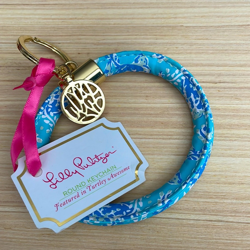 NWT- Lilly Pulitzer round keychain featured in turtley awesome